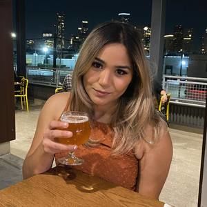 Meet your Posher, Valeria